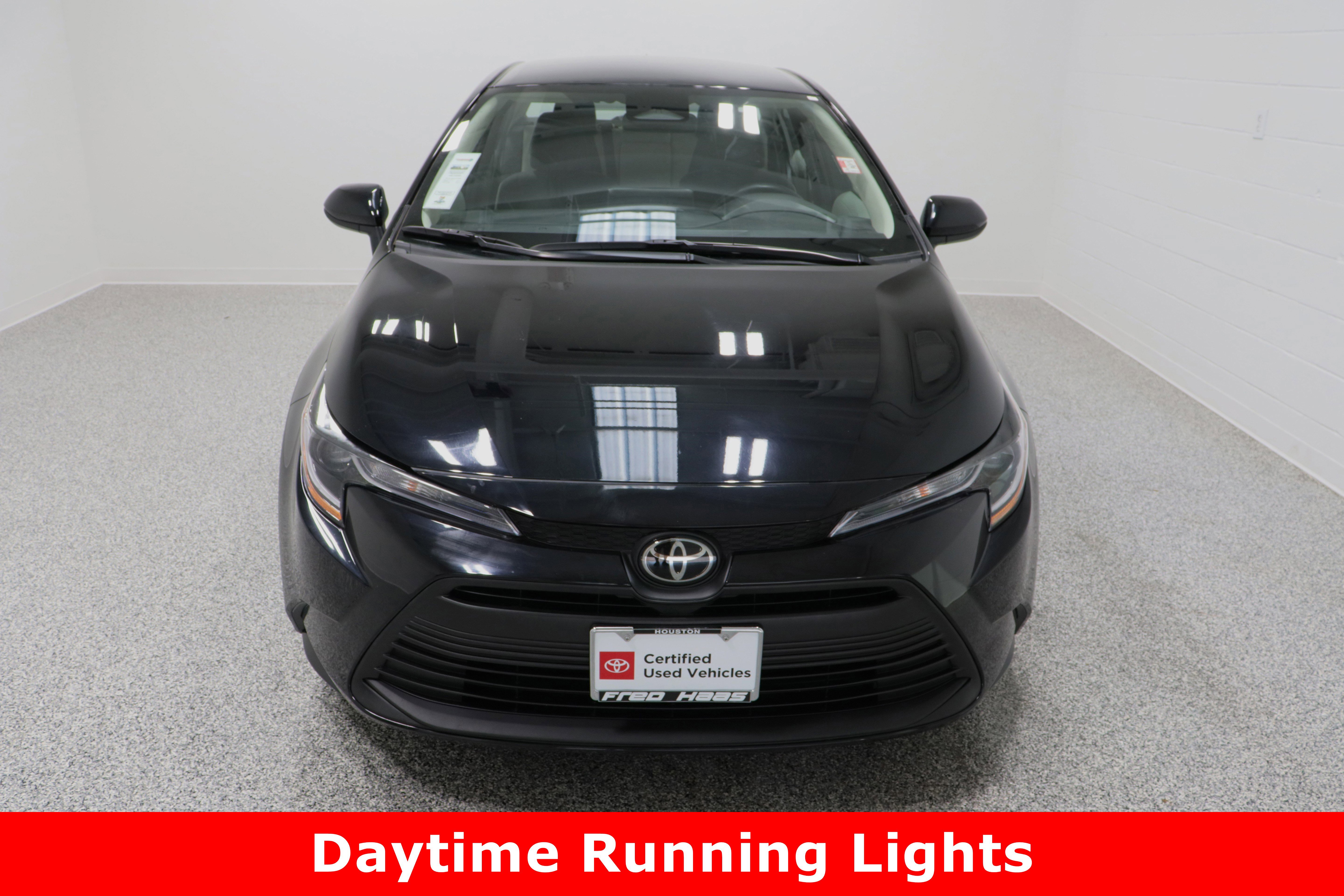 Certified 2025 Toyota Corolla LE image 3