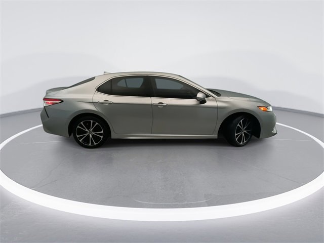 Used 2020 Toyota Camry SE image 5