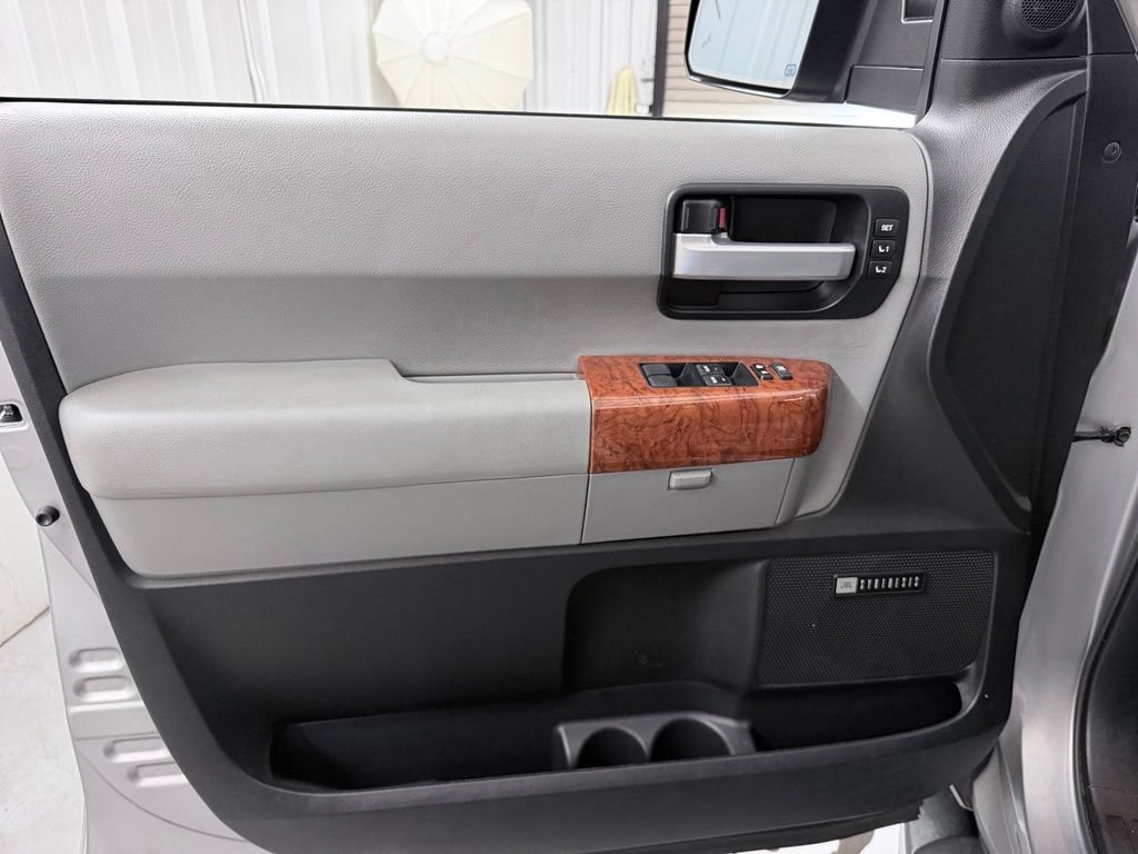 Used 2018 Toyota Sequoia Platinum AWD/4WD image 12