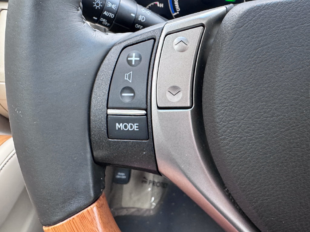 Used 2015 Lexus RX 450h AWD image 29