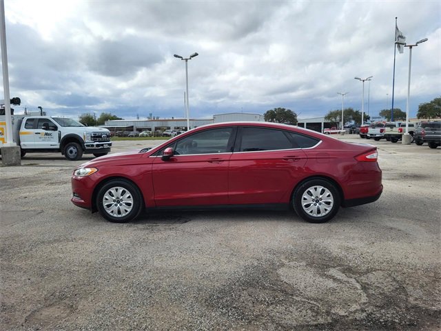 Used 2014 Ford Fusion S image 2