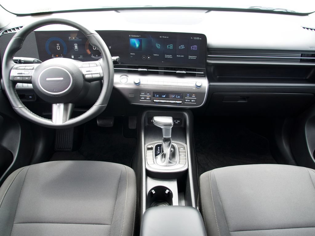 Used 2025 Hyundai Kona SEL FWD image 11