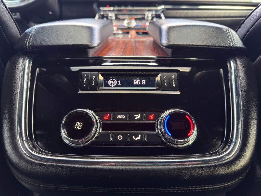 Used 2019 Lincoln Navigator Reserve image 37