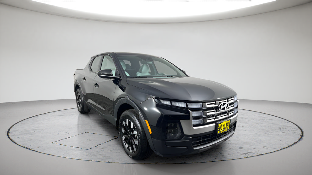 Used 2025 Hyundai Santa Cruz SE AWD/4WD image 3