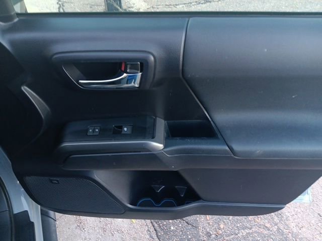 Used 2020 Toyota Tacoma image 31