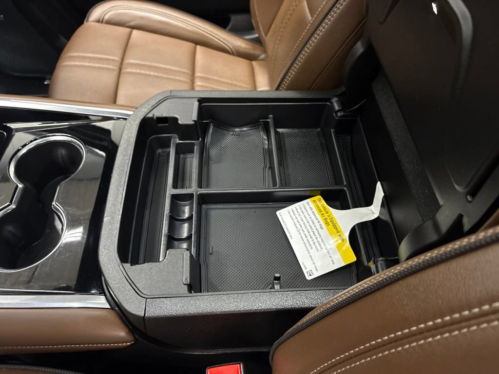 Used 2025 Chevrolet Suburban High Country AWD/4WD image 17