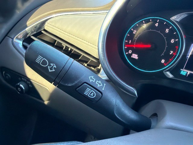 Used 2018 Chevrolet Malibu Premier w/ Premier Sun and Wheel Package FWD image 46