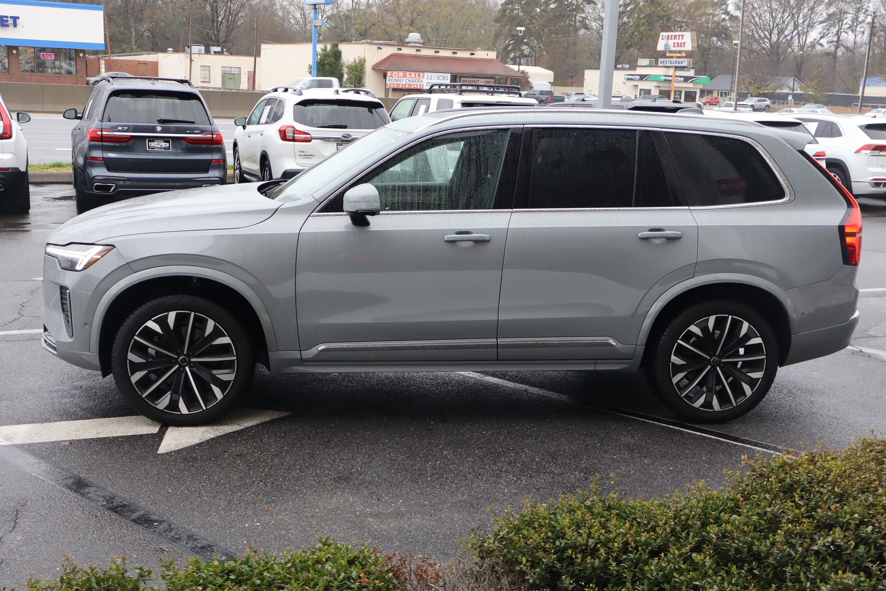 Used 2025 Volvo XC90 B6 Plus image 7