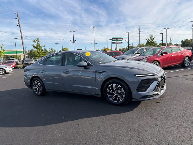 Used 2026 Hyundai Sonata Blue FWD image 3