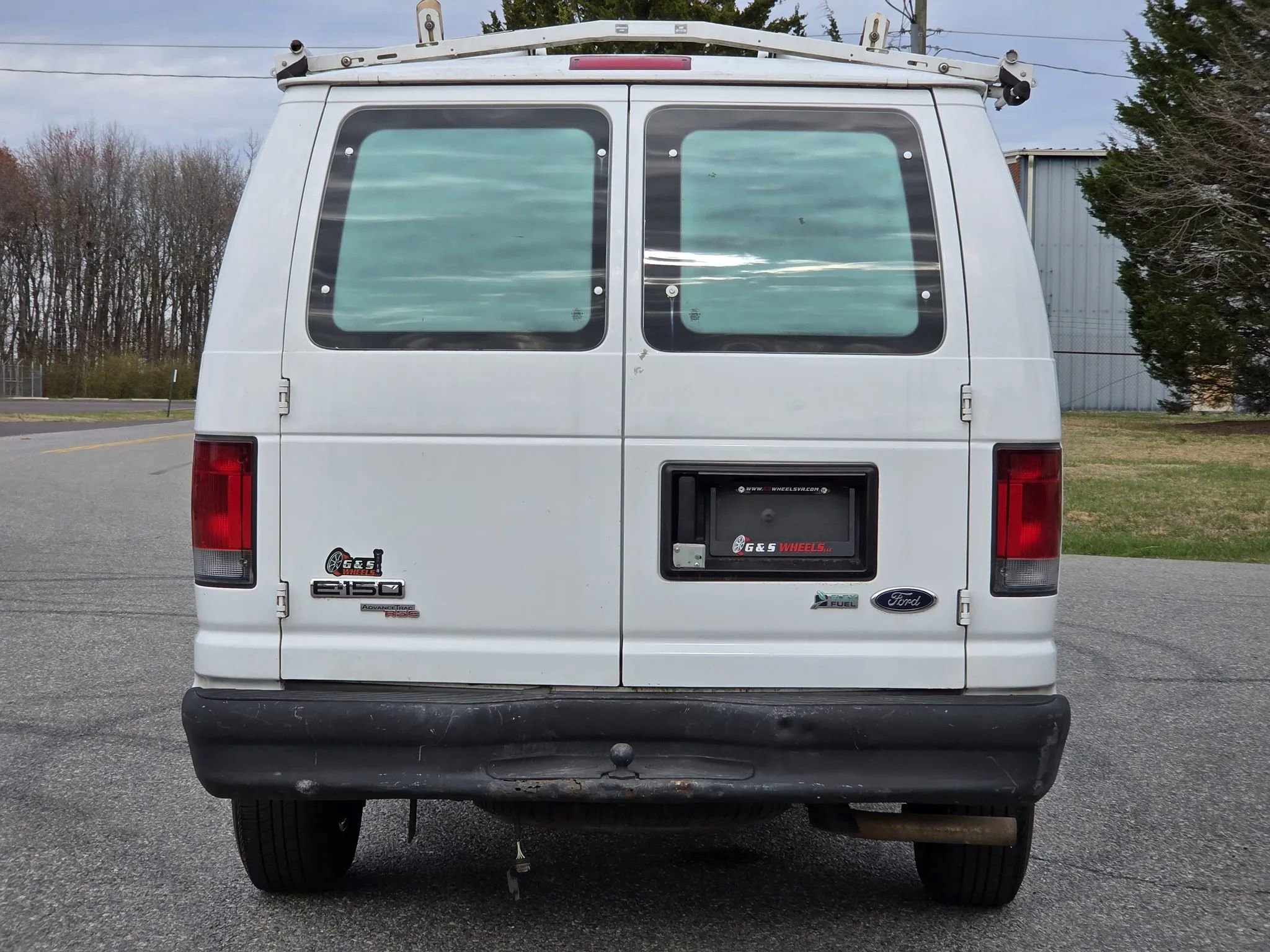 Used 2011 Ford E-150 and Econoline 150 w/ Commercial Cargo Van Pkg RWD image 21