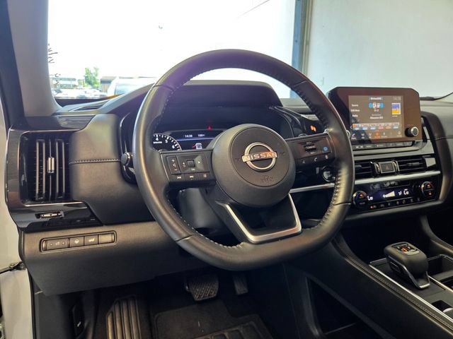 Used 2025 Nissan Pathfinder SV AWD/4WD image 8