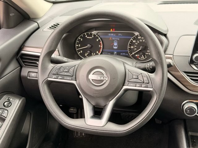 Used 2024 Nissan Altima 2.5 SV FWD image 16