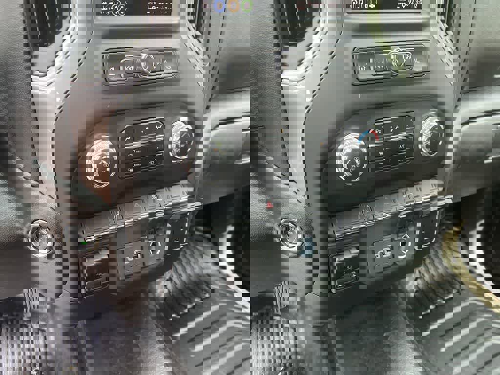 New 2024 GMC Sierra 2500 Pro w/ Convenience Package image 39