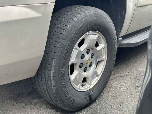 Used 2014 Chevrolet Suburban LS image 7