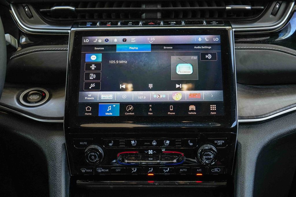 Used 2022 Jeep Grand Cherokee Limited 4xe w/ Luxury Tech Group II AWD/4WD image 14