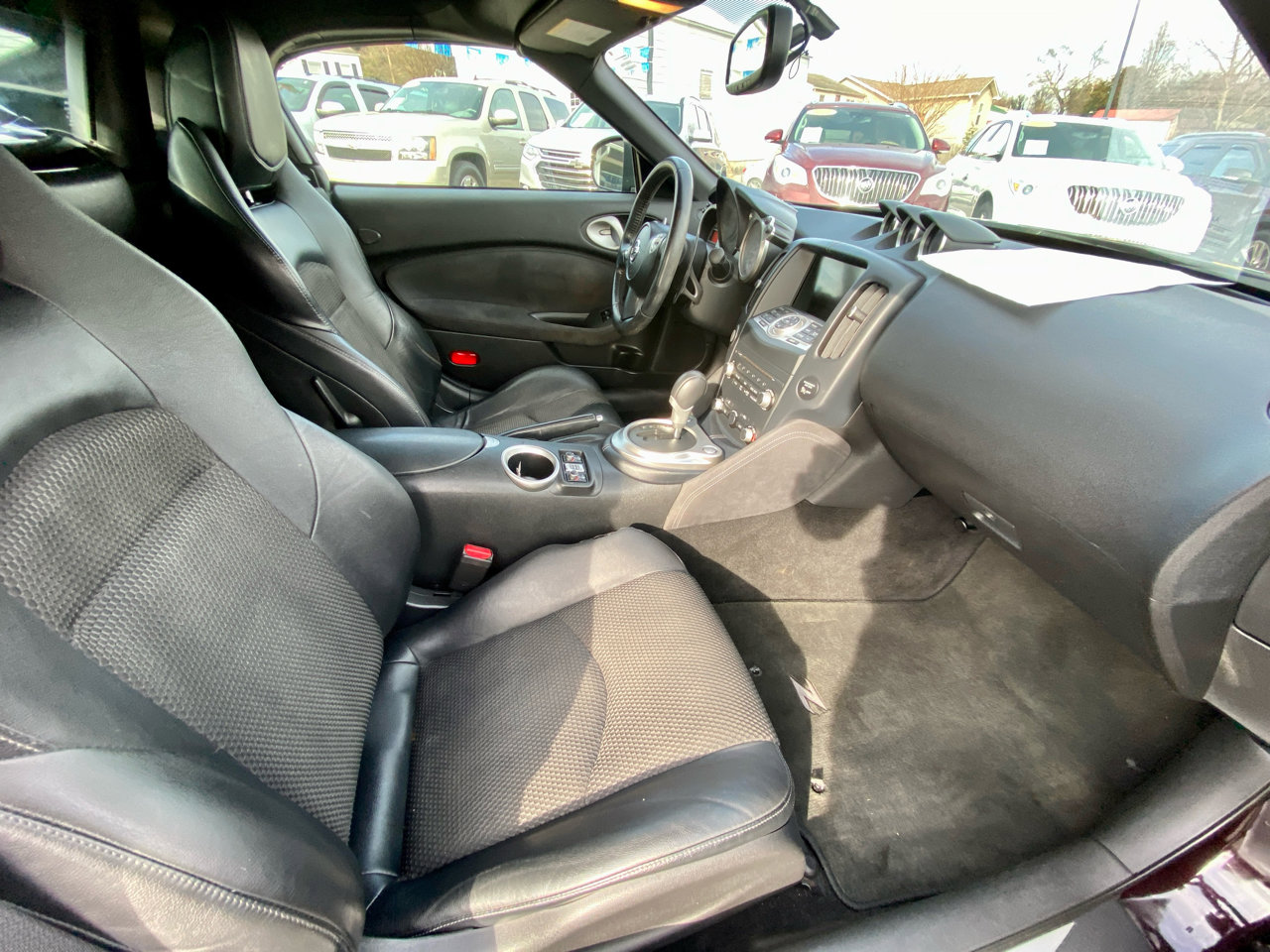 Used 2016 Nissan 370Z Touring image 9