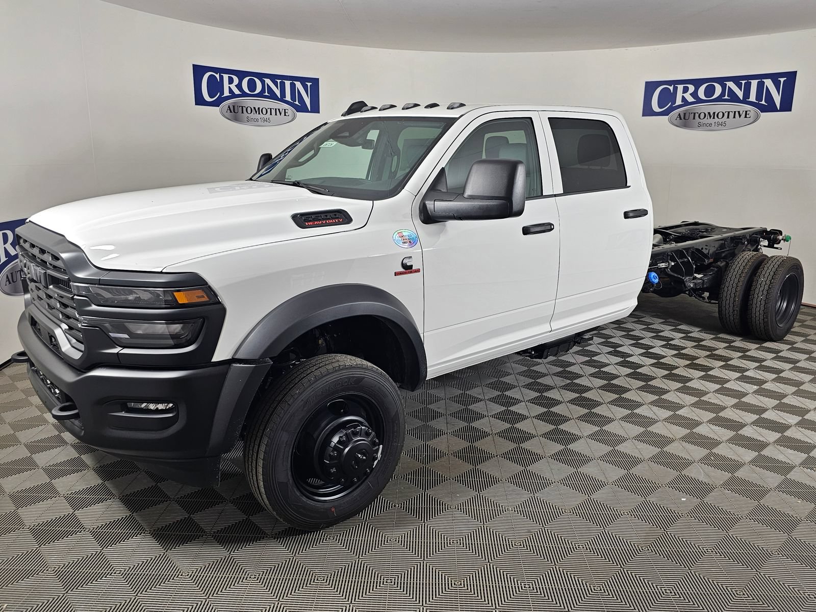 New 2026 RAM 5500 Tradesman AWD/4WD image 31