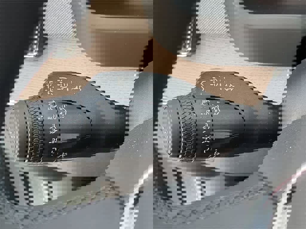 Certified 2026 Volvo XC90 B6 Plus w/ Protection Package Premier image 25