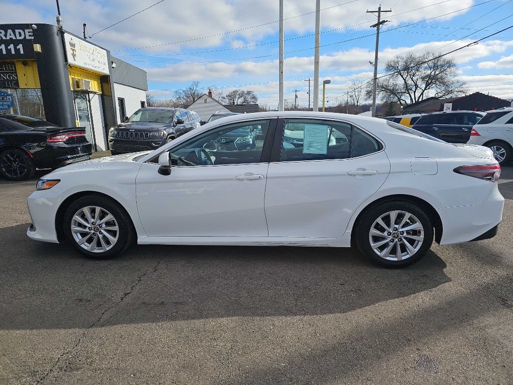 Used 2021 Toyota Camry LE FWD image 17