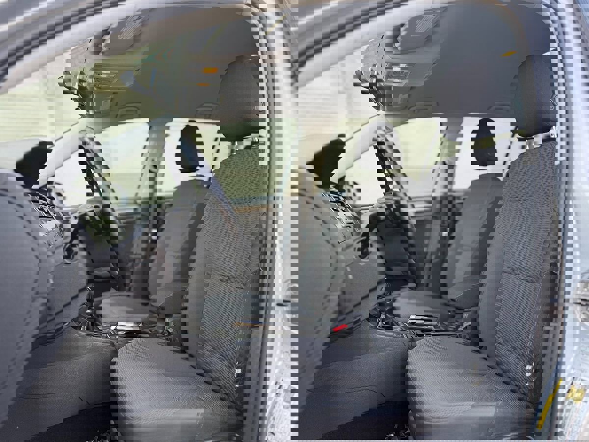 Used 2017 Volkswagen Golf S image 17