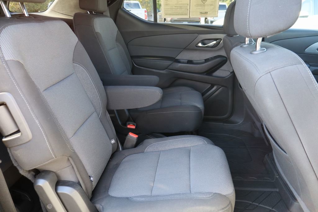 Used 2022 Chevrolet Traverse LT w/ LPO, Floor Liner Package image 28