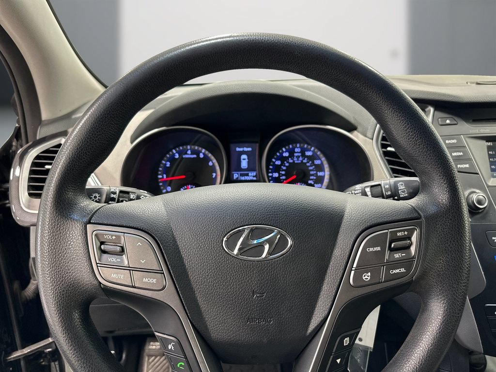 Used 2016 Hyundai Santa Fe SE AWD/4WD image 22