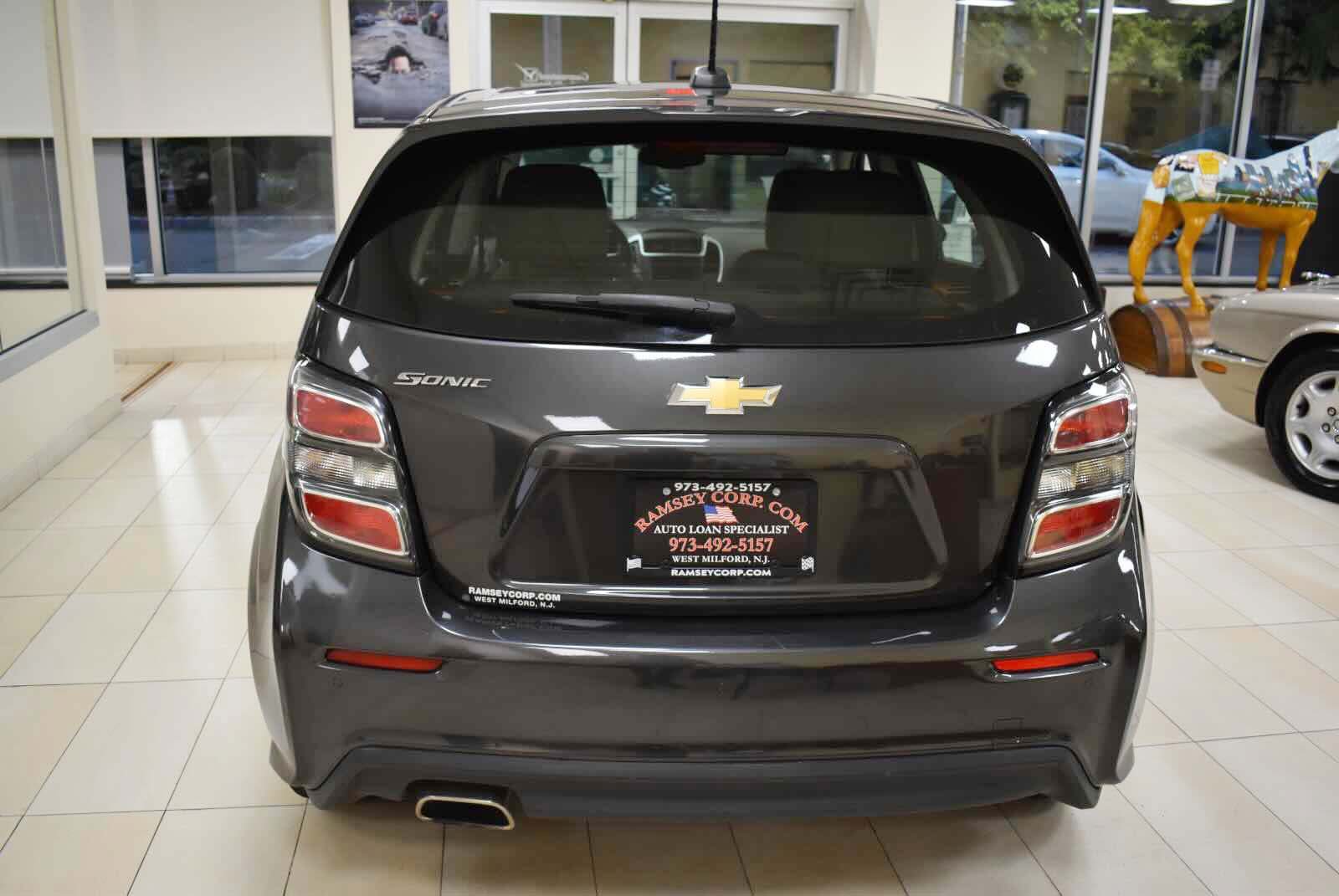 Used 2019 Chevrolet Sonic LT FWD image 5