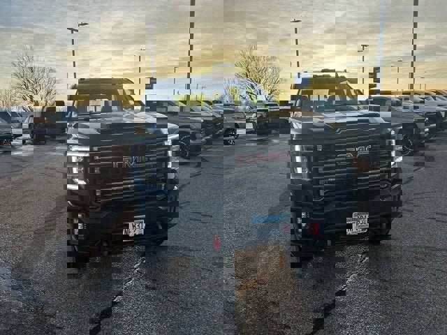 Used 2021 GMC Sierra 3500 AT4 w/ AT4 Premium Plus Package image 8