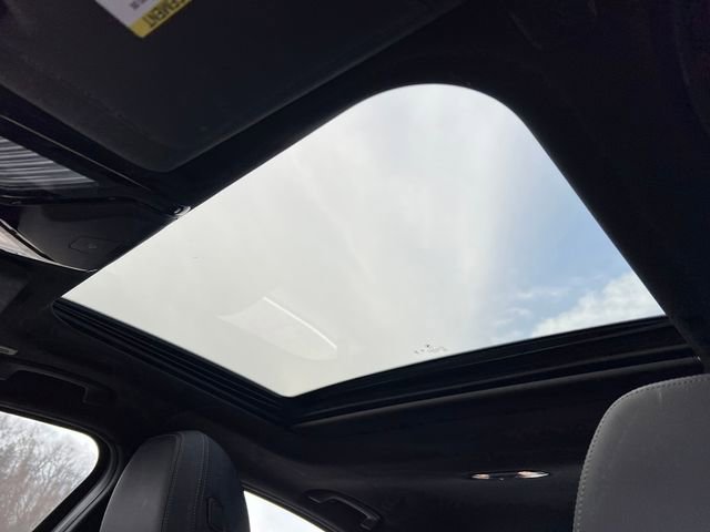 Used 2025 BMW 330i xDrive Sedan image 7