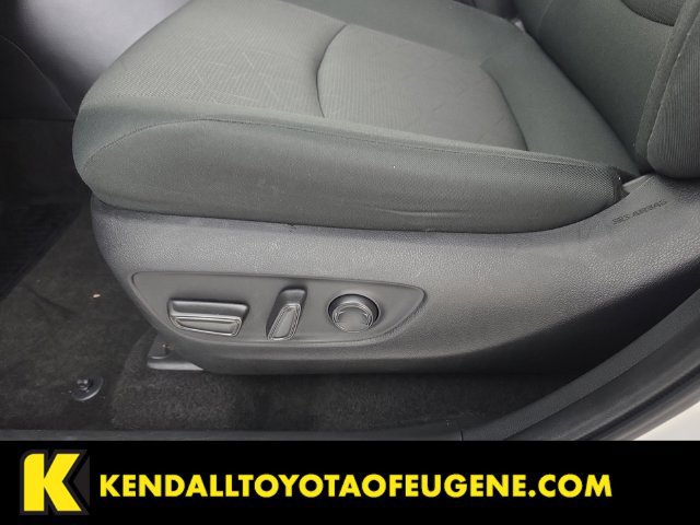 Used 2024 Toyota RAV4 XLE AWD/4WD image 24