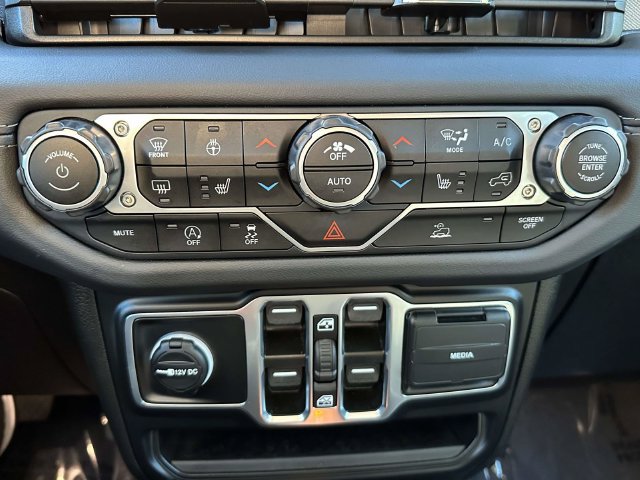 Certified 2025 Jeep Wrangler Unlimited Sahara AWD/4WD image 37