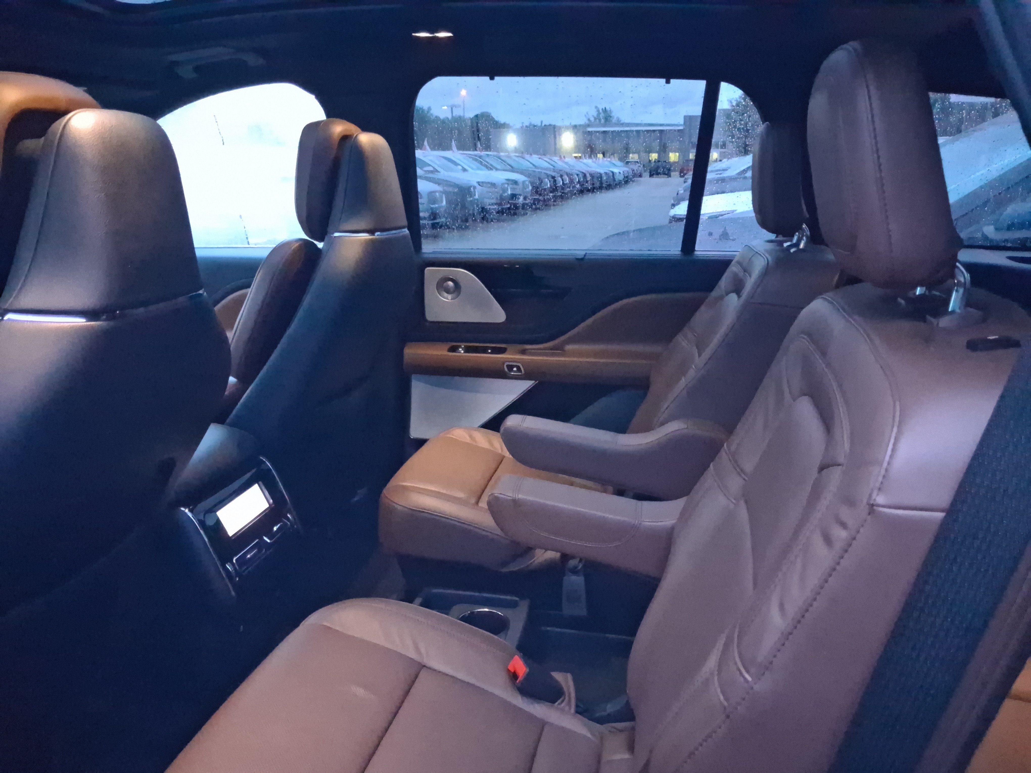 Certified 2024 Lincoln Aviator Reserve w/ Equipment Group 201A RWD image 6
