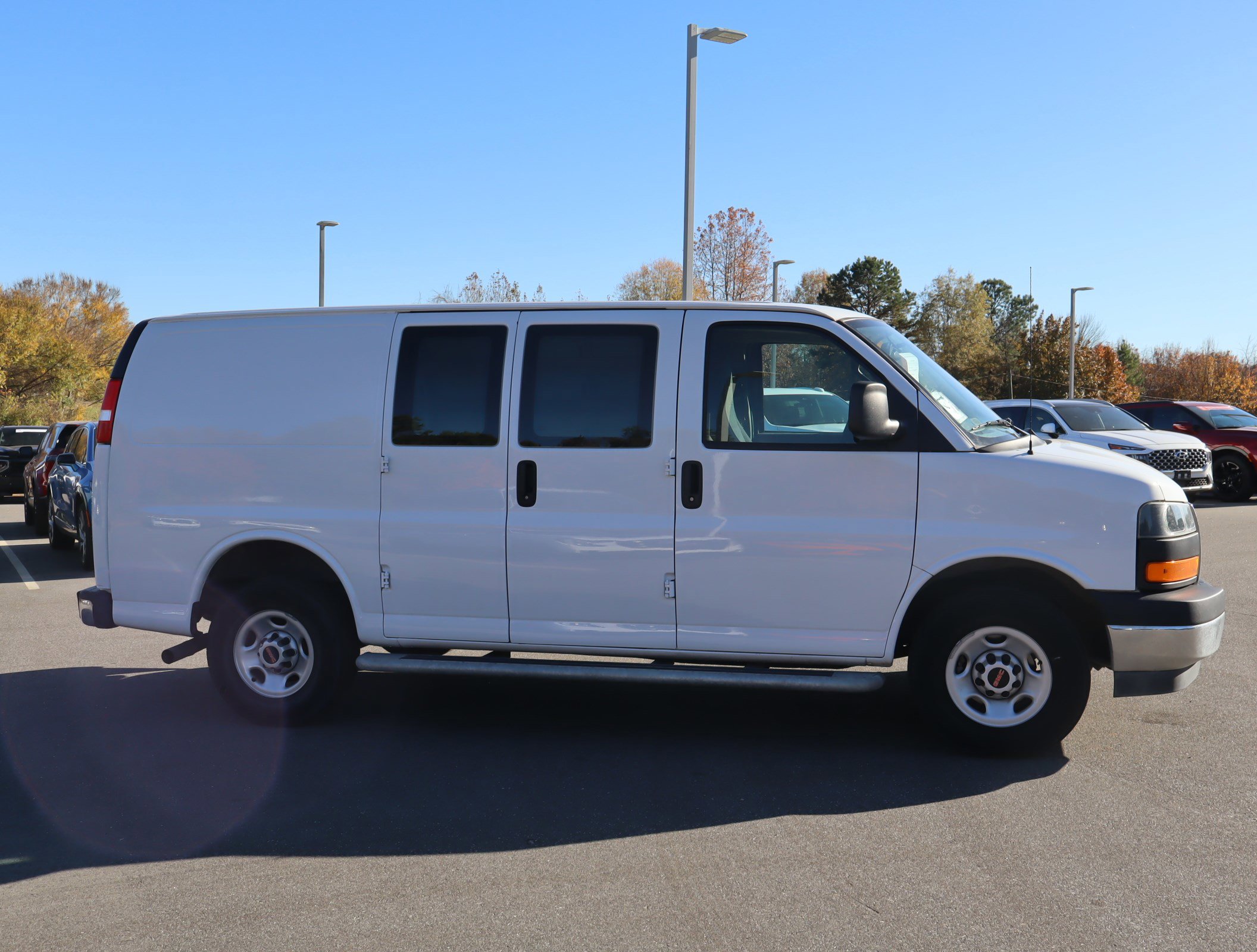 Used 2024 GMC Savana 2500 w/ Driver Convenience Package image 10