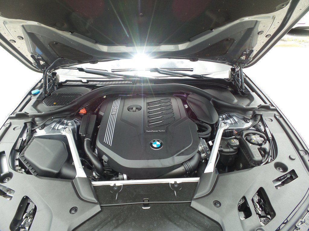 Used 2023 BMW 540i w/ M Sport Package RWD image 23