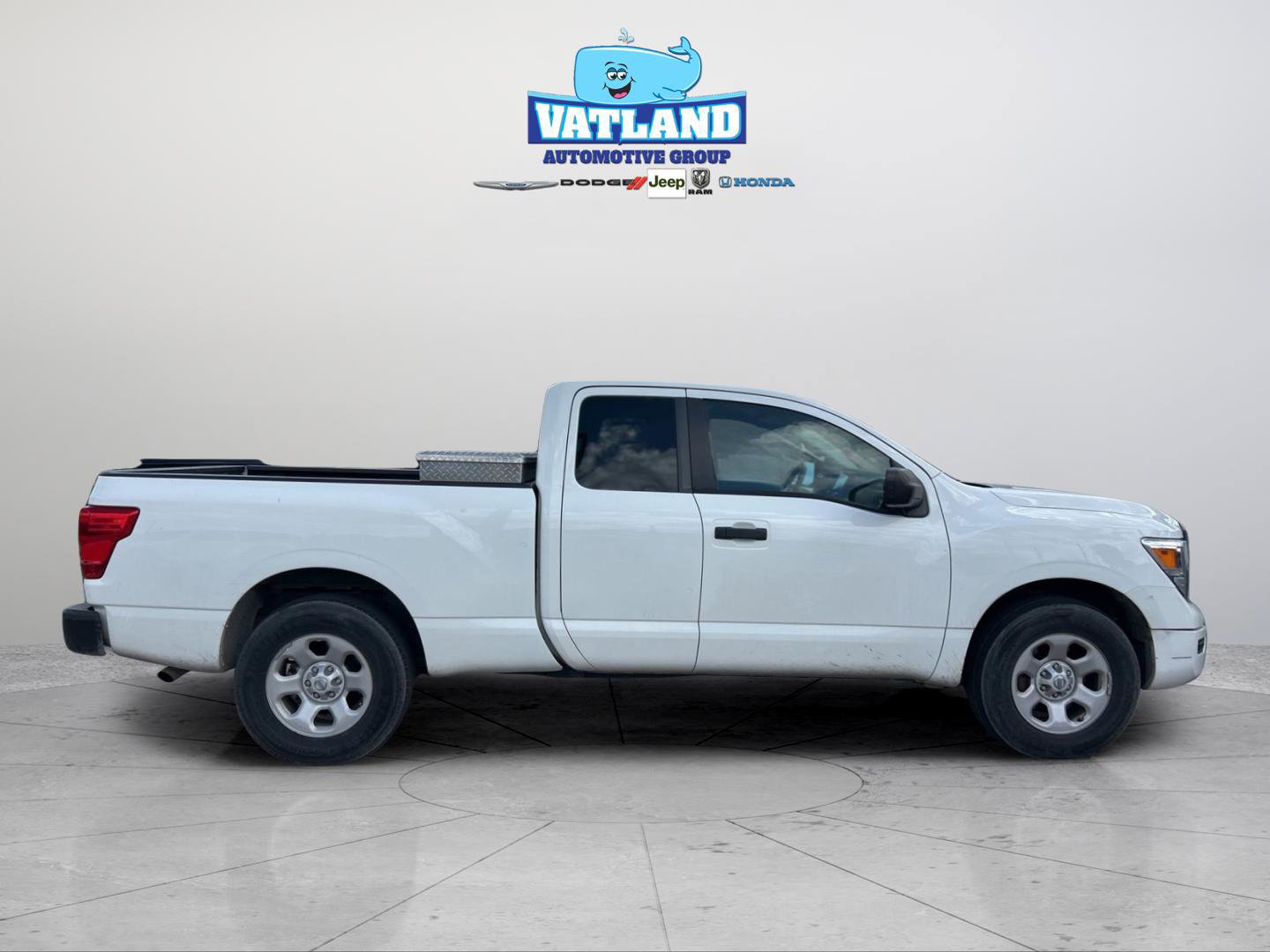 Used 2022 Nissan Titan S image 36