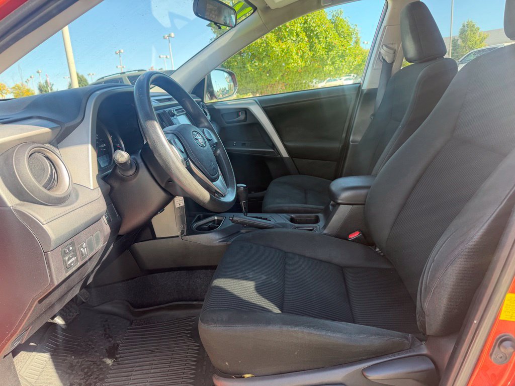 Used 2016 Toyota RAV4 LE AWD/4WD image 12