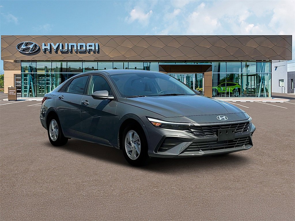 New 2025 Hyundai Elantra SE w/ Cargo Package image 11