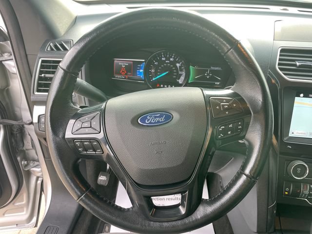 Used 2017 Ford Explorer XLT w/ Equipment Group 202A FWD image 25