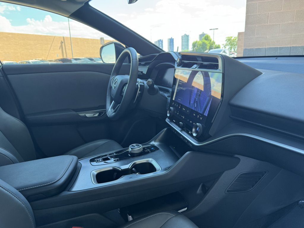 Used 2023 Lexus RZ 450e Premium image 39