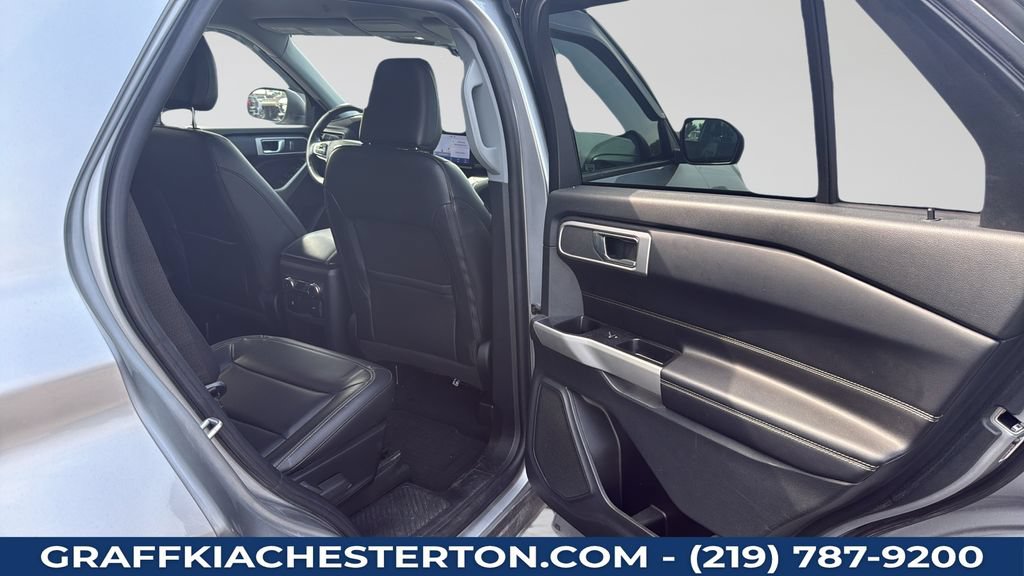 Used 2021 Ford Explorer XLT w/ Equipment Group 202A AWD/4WD image 35