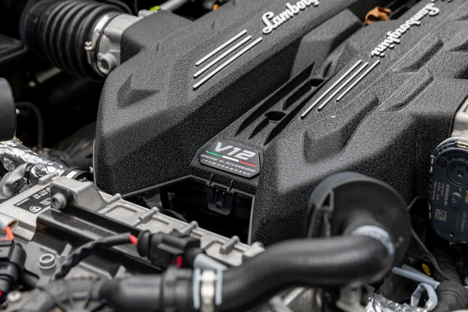 Used 2024 Lamborghini Revuelto AWD/4WD image 32