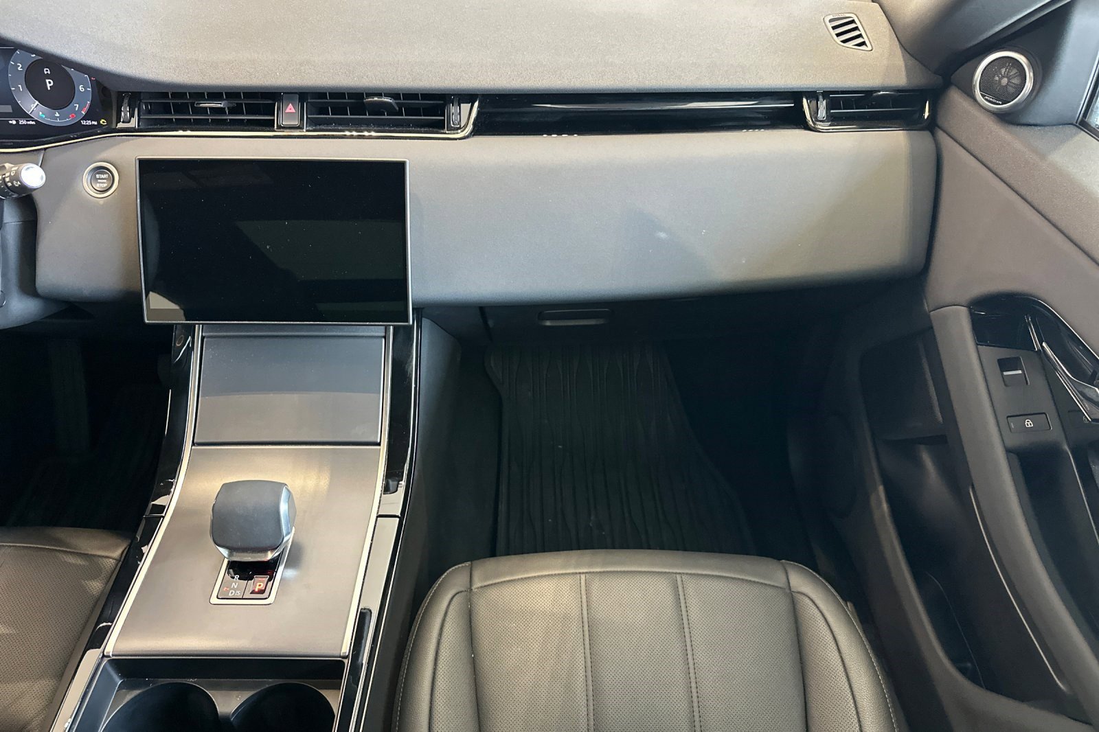 Used 2026 Land Rover Range Rover Evoque S image 28