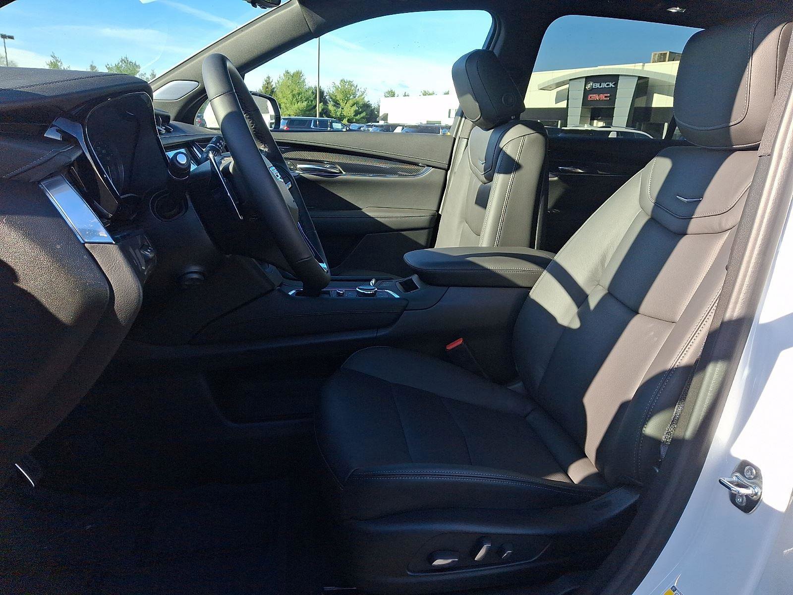 New 2025 Cadillac XT6 Sport image 6