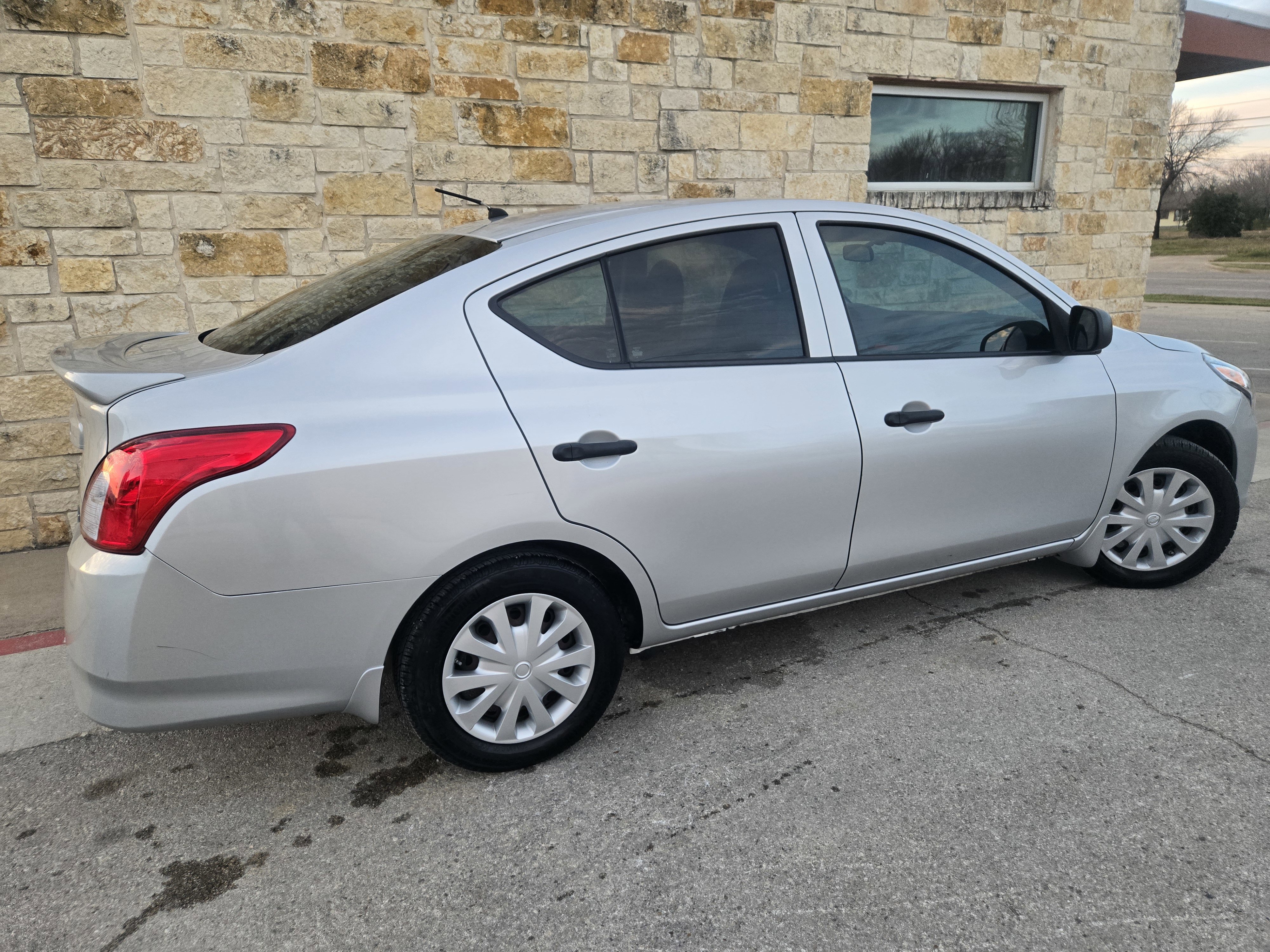 Used 2015 Nissan Versa S Plus image 18