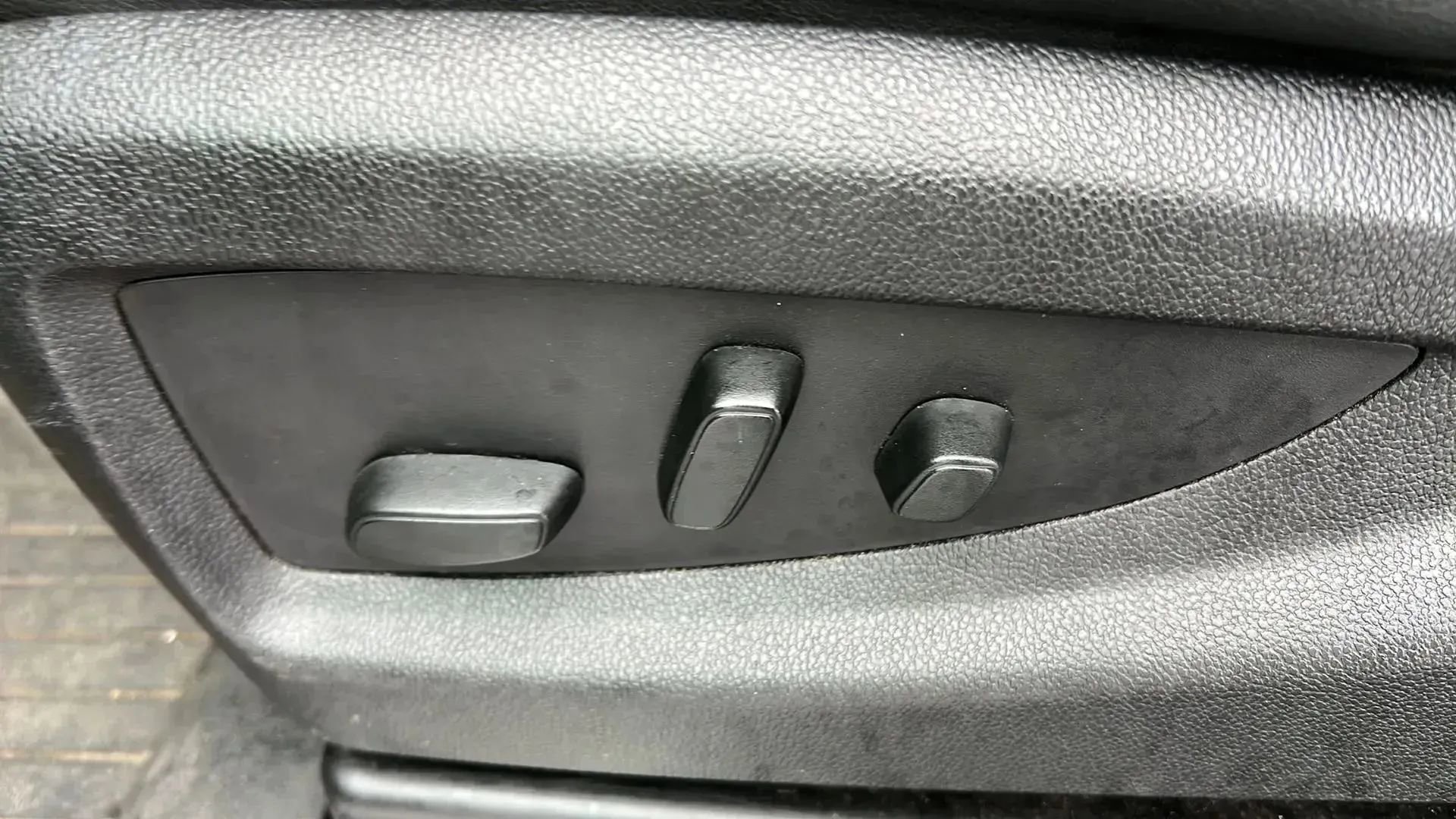 Used 2017 GMC Sierra 3500 Denali AWD/4WD image 16