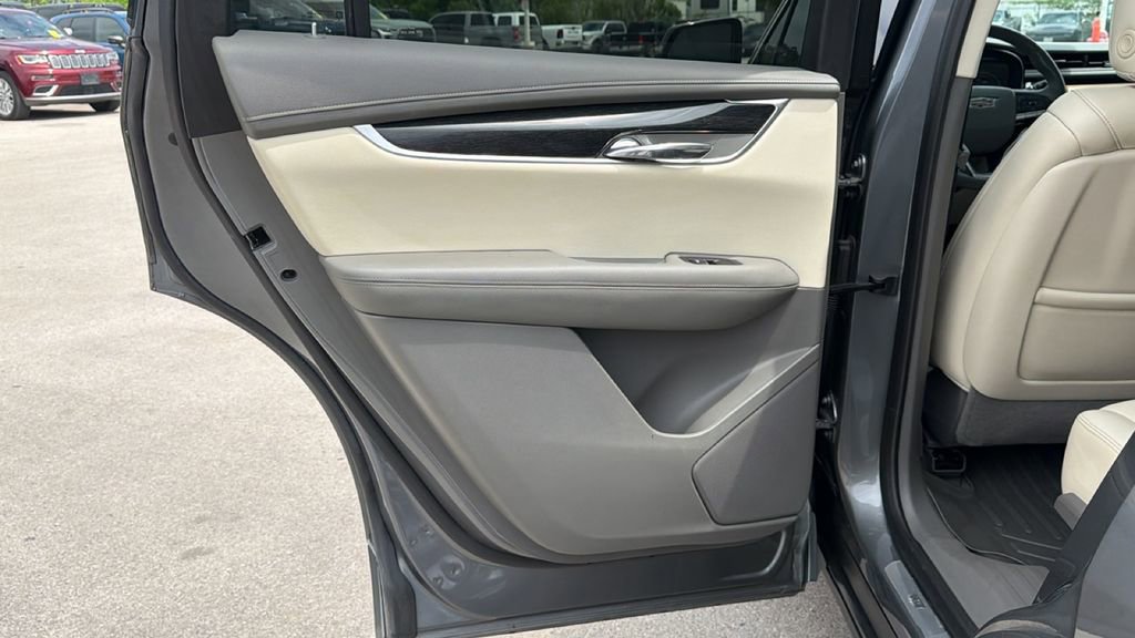 Used 2021 Cadillac XT6 Premium Luxury image 26