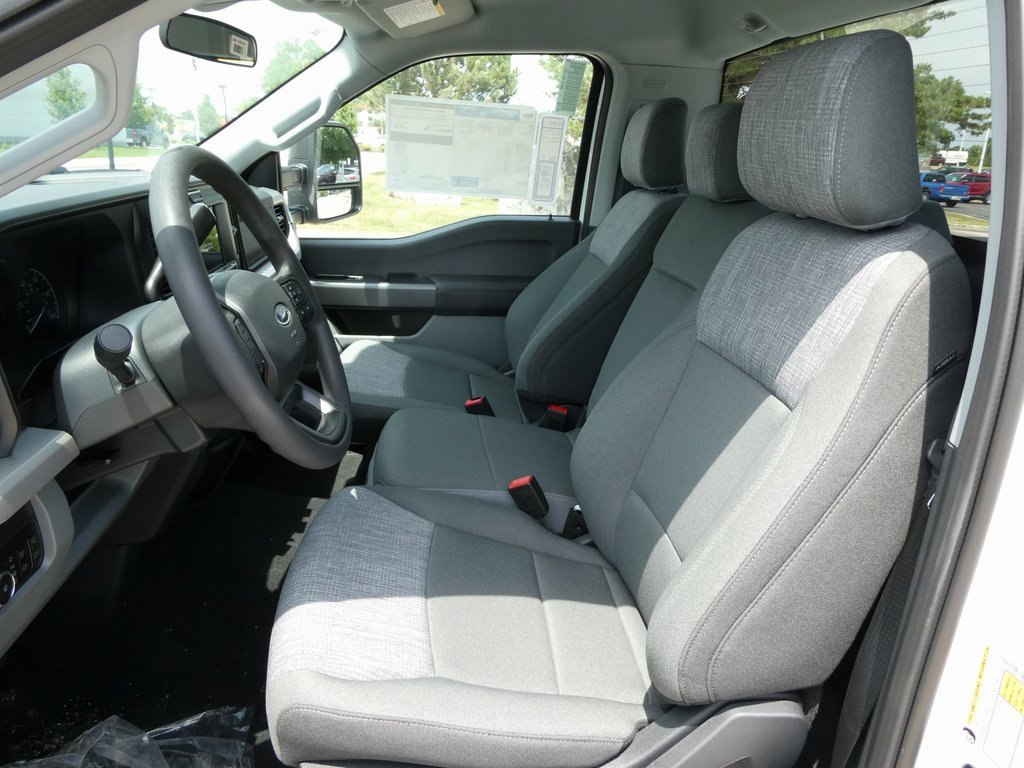 New 2025 Ford F350 XLT w/ FX4 Off-Road Package image 26