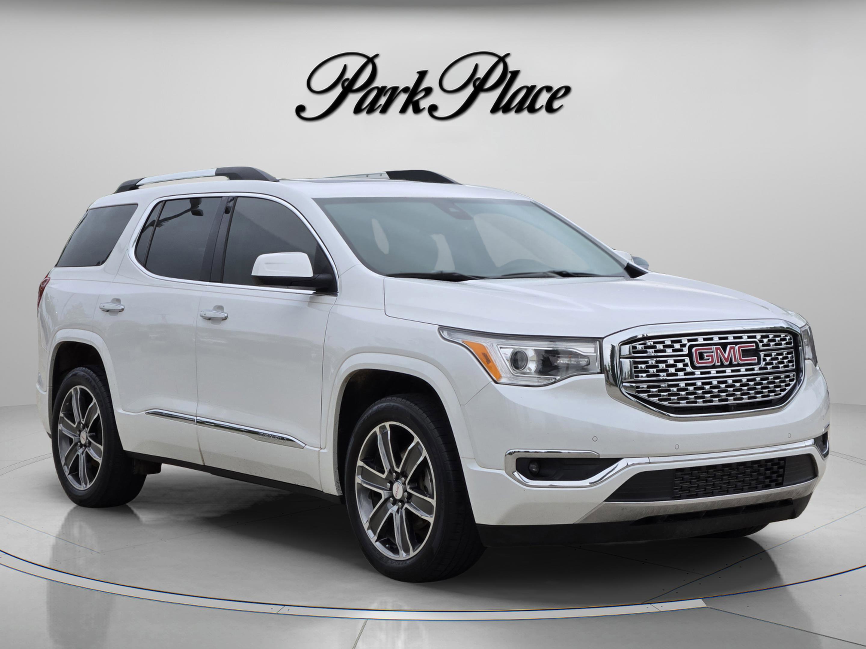 Used 2017 GMC Acadia Denali w/ Technology Package image 5