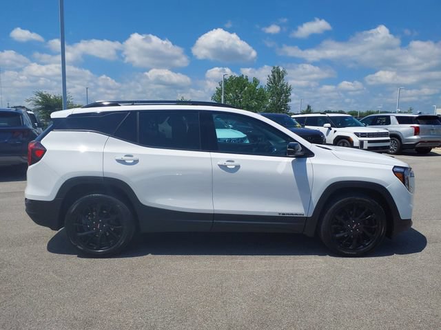 Used 2023 GMC Terrain SLT w/ Elevation Edition FWD image 4
