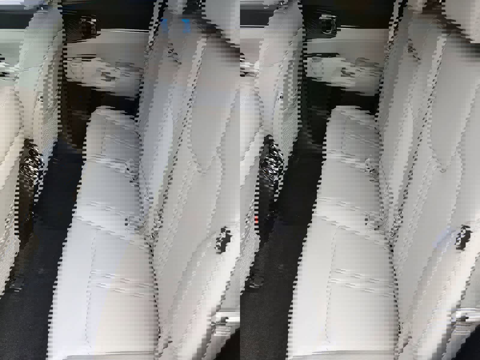 New 2026 Kia Sorento S w/ S Panoramic Sunroof Package FWD image 24